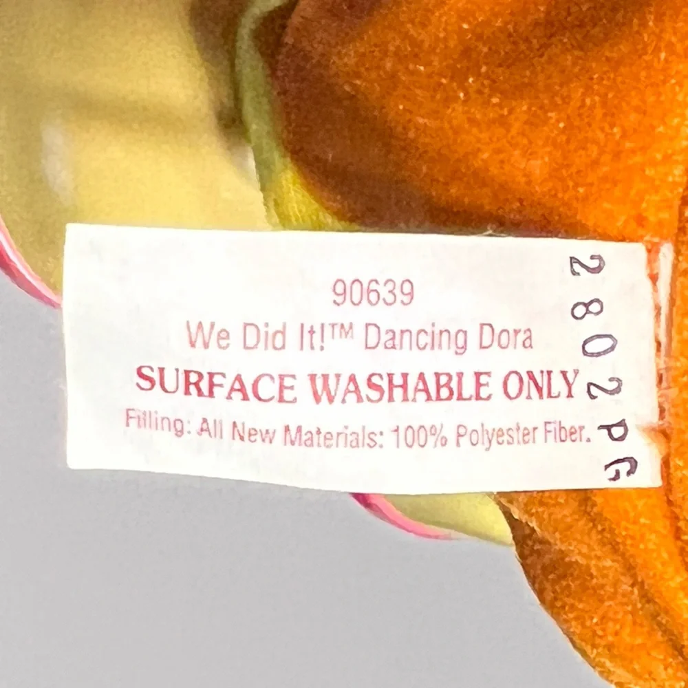 2001 Fisher Price Dora The Explorer Dancing Doll